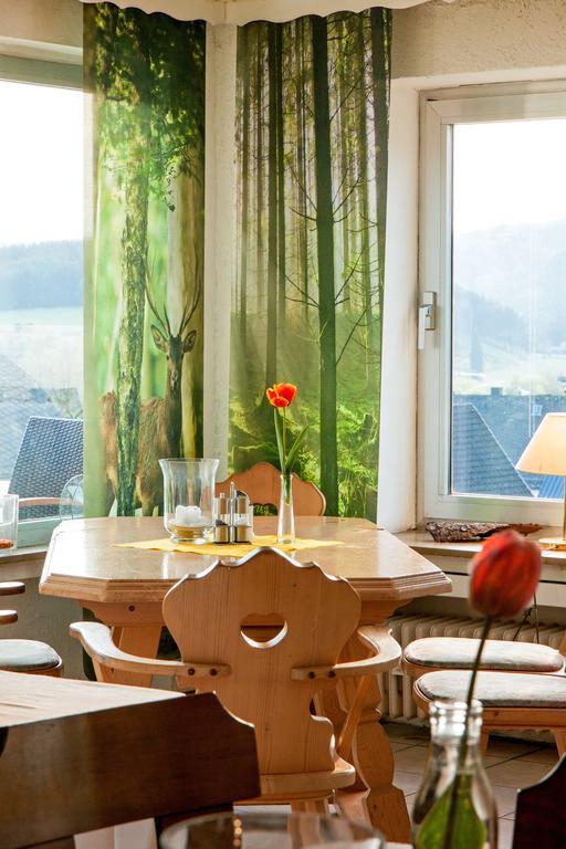 Hotel Restaurant Lindenhof Bad Laasphe Exteriör bild