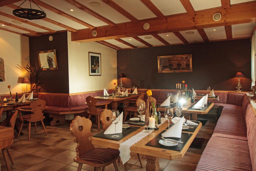 Hotel Restaurant Lindenhof Bad Laasphe Exteriör bild