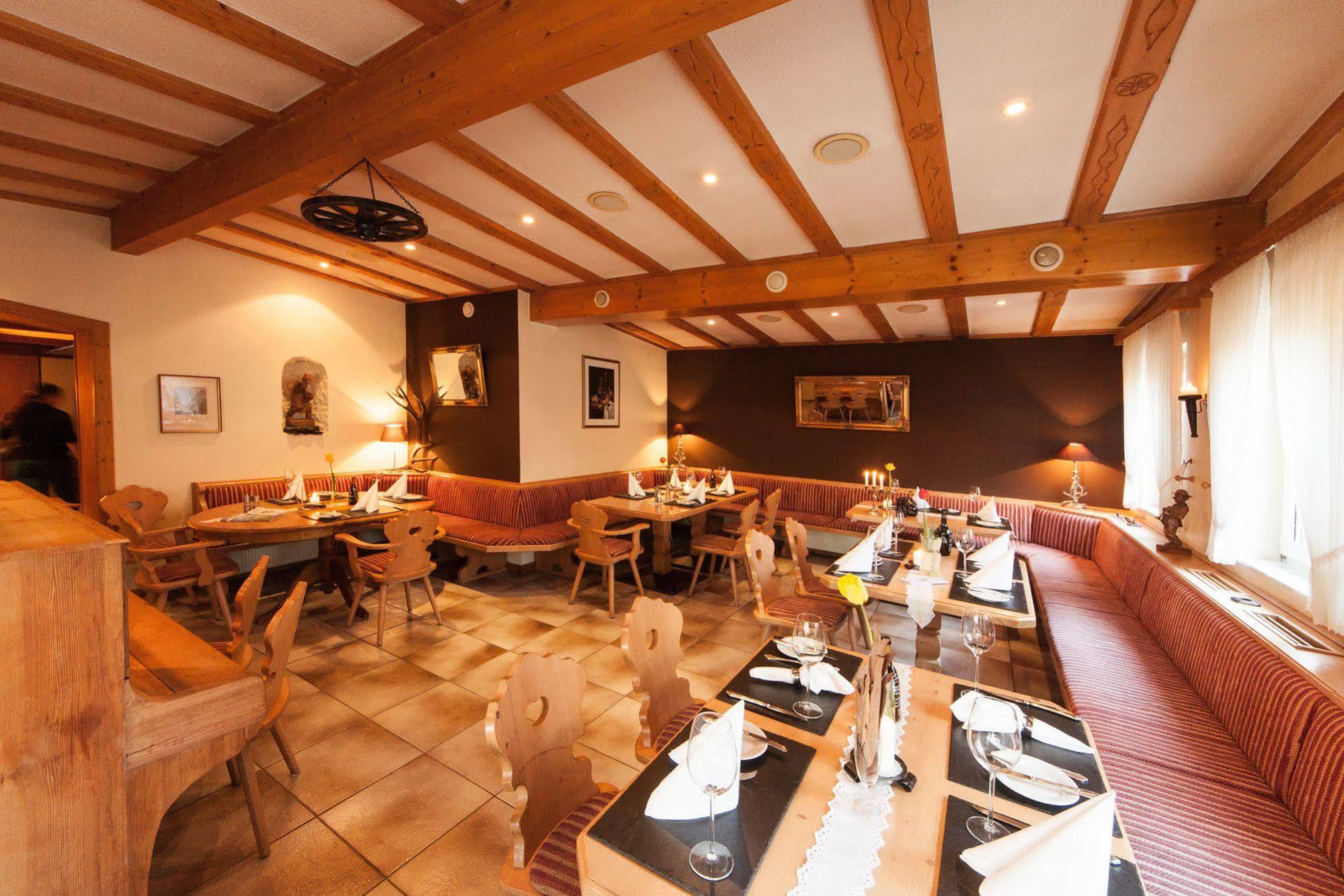 Hotel Restaurant Lindenhof Bad Laasphe Exteriör bild